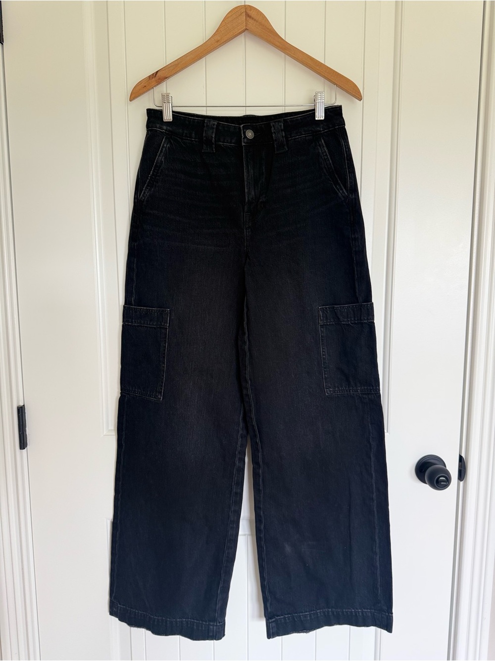 American Eagle Super High-Rise Baggy Wide-Leg Cargo Jeans Washed Black Size 4